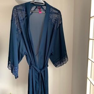 NEW La Senza Lingerie Short Robe
